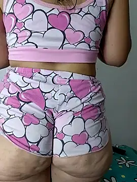 Snapshot of isabella_lovem chatting on 06.28.26 isabella lovem online show from 06.28.26