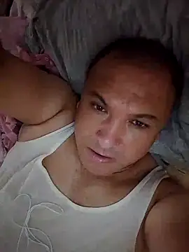 Snapshot of Hichemouer chatting on 10.02.25 Hichemouer online show from 10.02.25