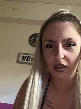 Snapshot of Sexy_Bulgarian_woman chatting on 09.22.25 Sexy Bulgarian woman online show from 09.22.25