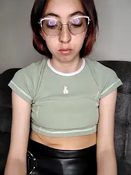 AnnieSparkle online show from 09.28.25