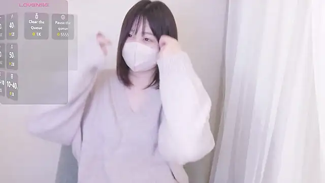 Snapshot of mi__san chatting on 02.20.26 mi san online show from 02.20.26