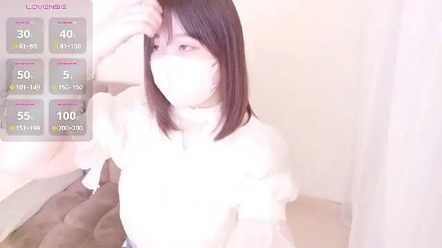 Snapshot of mi__san chatting on 02.28.26 mi san online show from 02.28.26