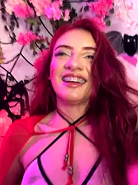 Snapshot of LucyGray chatting on 10.19.25 LucyGray online show from 10.19.25