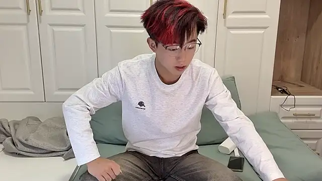 STxuguanhan online show from 10.25.25