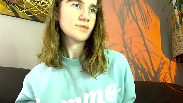 Snapshot of velina__ chatting on 09.25.25 velina online show from 09.25.25