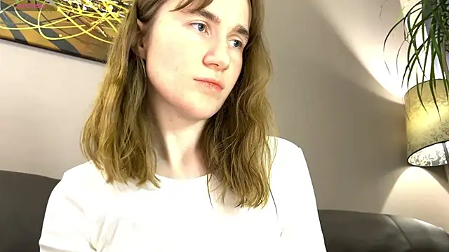 Snapshot of velina__ chatting on 10.02.25 velina online show from 10.02.25