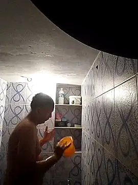 Snapshot of Nihaal17 chatting on 10.11.25 Nihaal17 online show from 10.11.25