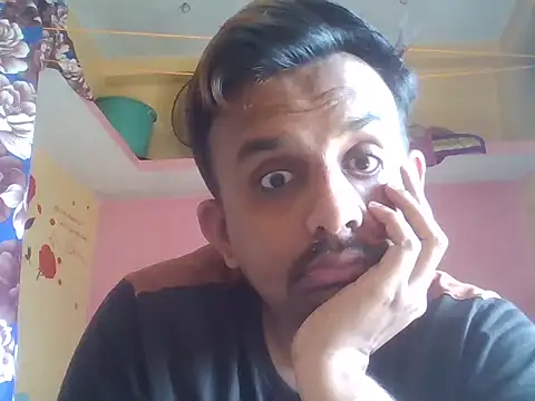 Snapshot of Nihaal17 chatting on 11.05.25 Nihaal17 online show from 11.05.25