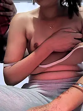 Snapshot of Angel_queen12 chatting on 10.27.25 Angel queen12 online show from 10.27.25