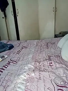 Snapshot of keisha051990 chatting on 11.08.25 keisha051990 online show from 11.08.25