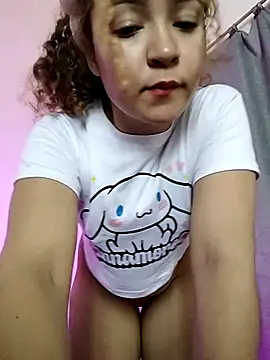 Snapshot of Winnie_24 chatting on 09.08.25 Winnie 24 online show from 09.08.25