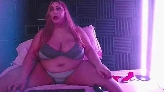 Snapshot of SpicyThic chatting on 03.22.26 SpicyThic online show from 03.22.26