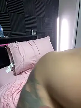 Snapshot of SpicyThic chatting on 04.09.26 SpicyThic online show from 04.09.26