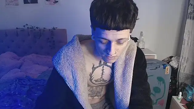 Snapshot of 2cyboy_ chatting on 09.12.25 2cyboy online show from 09.12.25