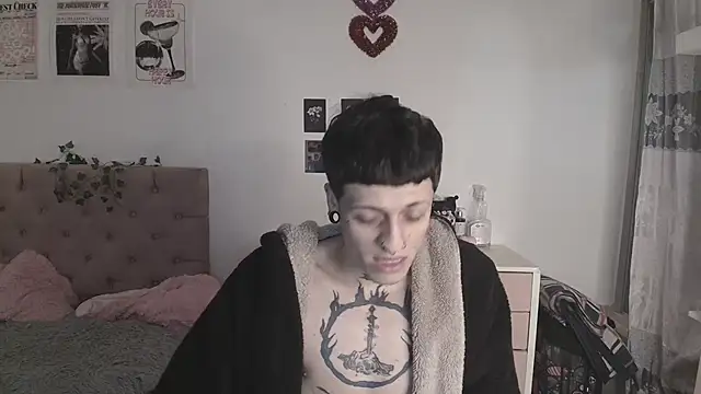 Snapshot of 2cyboy_ chatting on 09.25.25 2cyboy online show from 09.25.25