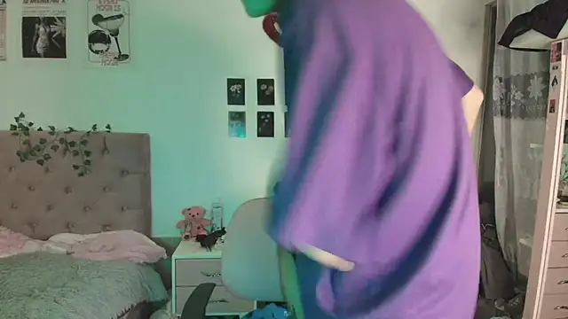 Snapshot of 2cyboy_ chatting on 09.29.25 2cyboy online show from 09.29.25