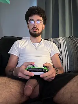 Snapshot of bigbrownpleasure chatting on 09.14.25 bigbrownpleasure online show from 09.14.25