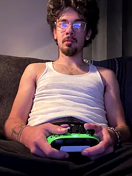 Snapshot of bigbrownpleasure chatting on 11.18.25 bigbrownpleasure online show from 11.18.25