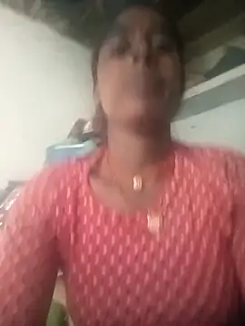 Snapshot of Mahi9696 chatting on 10.29.25 Mahi9696 online show from 10.29.25