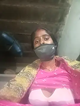 Snapshot of Mahi9696 chatting on 10.29.25 Mahi9696 online show from 10.29.25