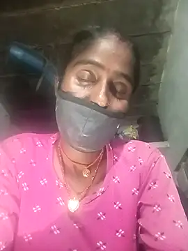 Snapshot of Mahi9696 chatting on 10.30.25 Mahi9696 online show from 10.30.25