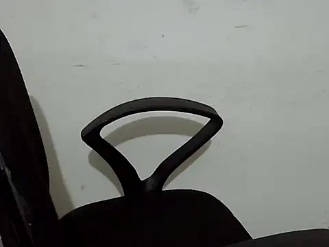 Snapshot of Mon-Luv chatting on 02.20.26 Mon-Luv online show from 02.20.26