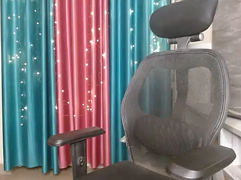 Snapshot of Your_candy_47 chatting on 11.29.25 Your candy 47 online show from 11.29.25