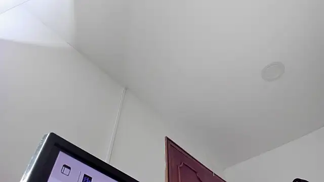 Snapshot of CarolinaFerrer chatting on 11.11.25 CarolinaFerrer online show from 11.11.25