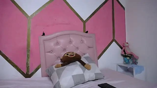 Mia Wilsom online show from 12.03.25