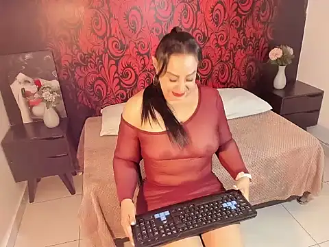 LucianaBlackwell online show from 10.02.25