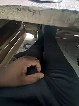 Snapshot of blackyporiki chatting on 09.16.25 blackyporiki online show from 09.16.25