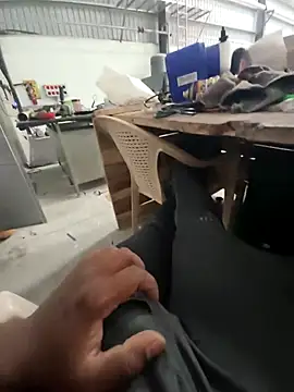 Snapshot of blackyporiki chatting on 09.30.25 blackyporiki online show from 09.30.25