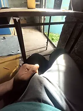 Snapshot of blackyporiki chatting on 11.22.25 blackyporiki online show from 11.22.25