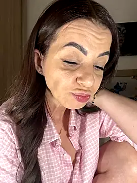 Snapshot of Roxanne_Skye chatting on 09.23.25 Roxanne Skye online show from 09.23.25