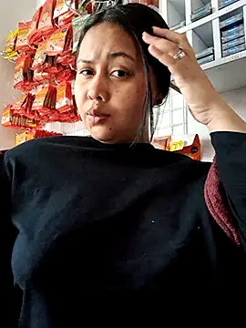 Alessandraa- online show from 10.25.25