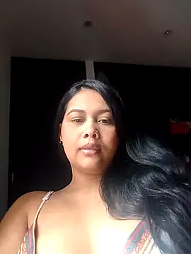 Snapshot of Alessandraa- chatting on 04.03.26 Alessandraa- online show from 04.03.26