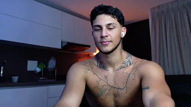 LeoCavalli  online show from 11.14.25