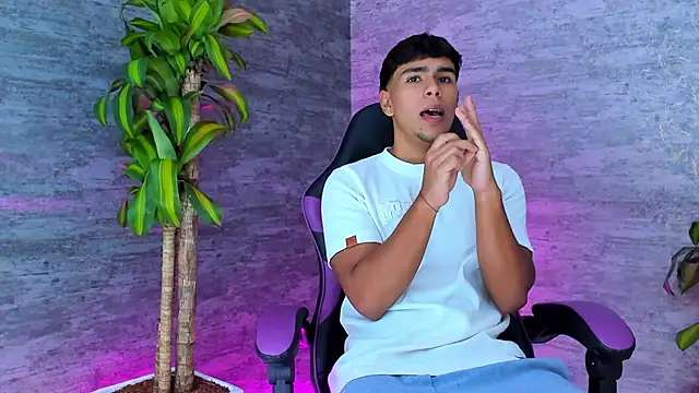 Snapshot of CHR58_ chatting on 09.10.25 CHR58 online show from 09.10.25