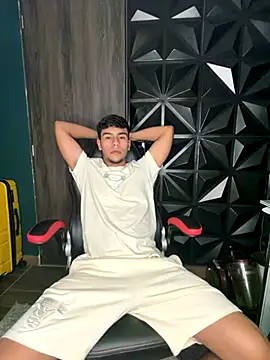 Snapshot of CHR58_ chatting on 10.23.25 CHR58 online show from 10.23.25