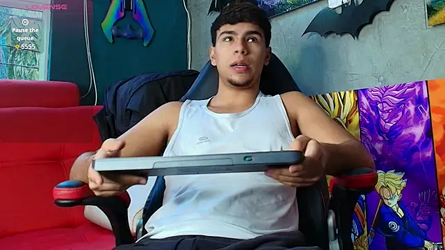 Snapshot of CHR58_ chatting on 11.23.25 CHR58 online show from 11.23.25