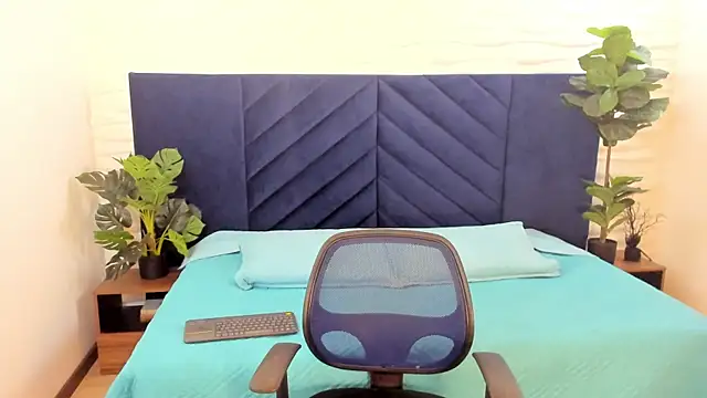 MrJustin  online show from 11.10.25