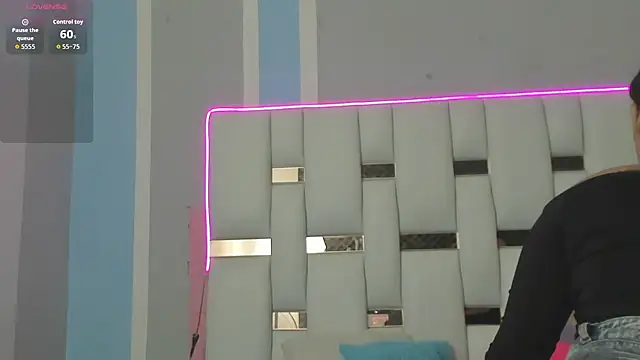 iamCharlotte19 online show from 11.10.25