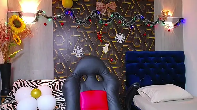 Snapshot of miss_leidy_ chatting on 11.16.25 miss leidy online show from 11.16.25