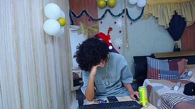 Snapshot of miss_leidy_ chatting on 11.28.25 miss leidy online show from 11.28.25