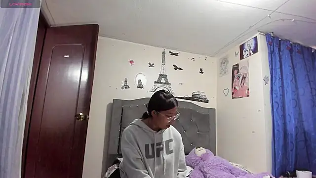 Megan Darcy online show from 04.24.26