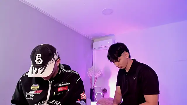 Handsomeboyss19 online show from 06.20.26