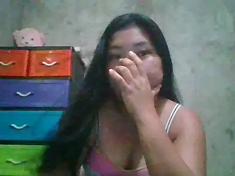 Snapshot of nikki_zapphire chatting on 11.23.25 nikki zapphire online show from 11.23.25