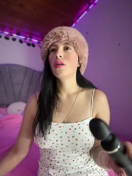 Mia salinass online show from 05.18.26