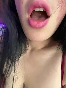 Mia salinass online show from 06.06.26