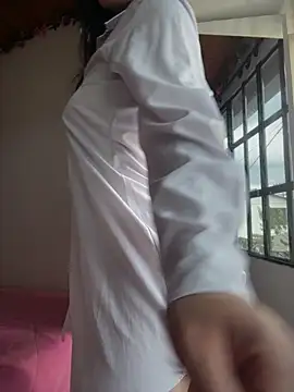 Mia salinass online show from 06.12.26